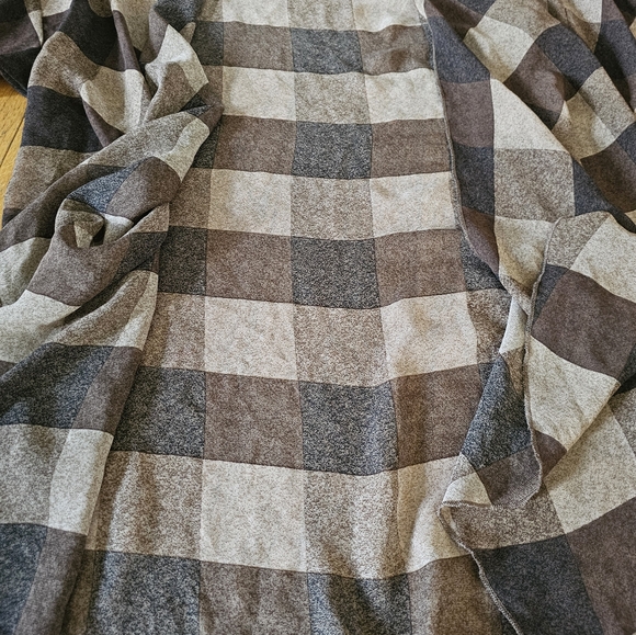 Small sheer cover up - Picture 2 of 4